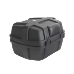 Detalle de la cerradura y reflectantes del baúl portacascos 39L YM-0839