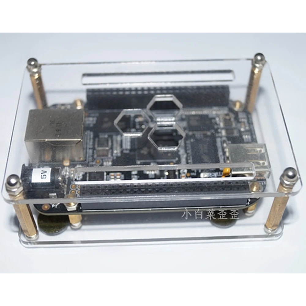 Caixa protectora compatible amb Beaglebone i Arduino Uno, resistent i pràctica