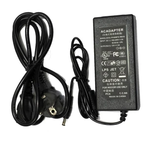 Font d'alimentació 12V 5A connector 5,5mm per a tires LED i monitors LCD