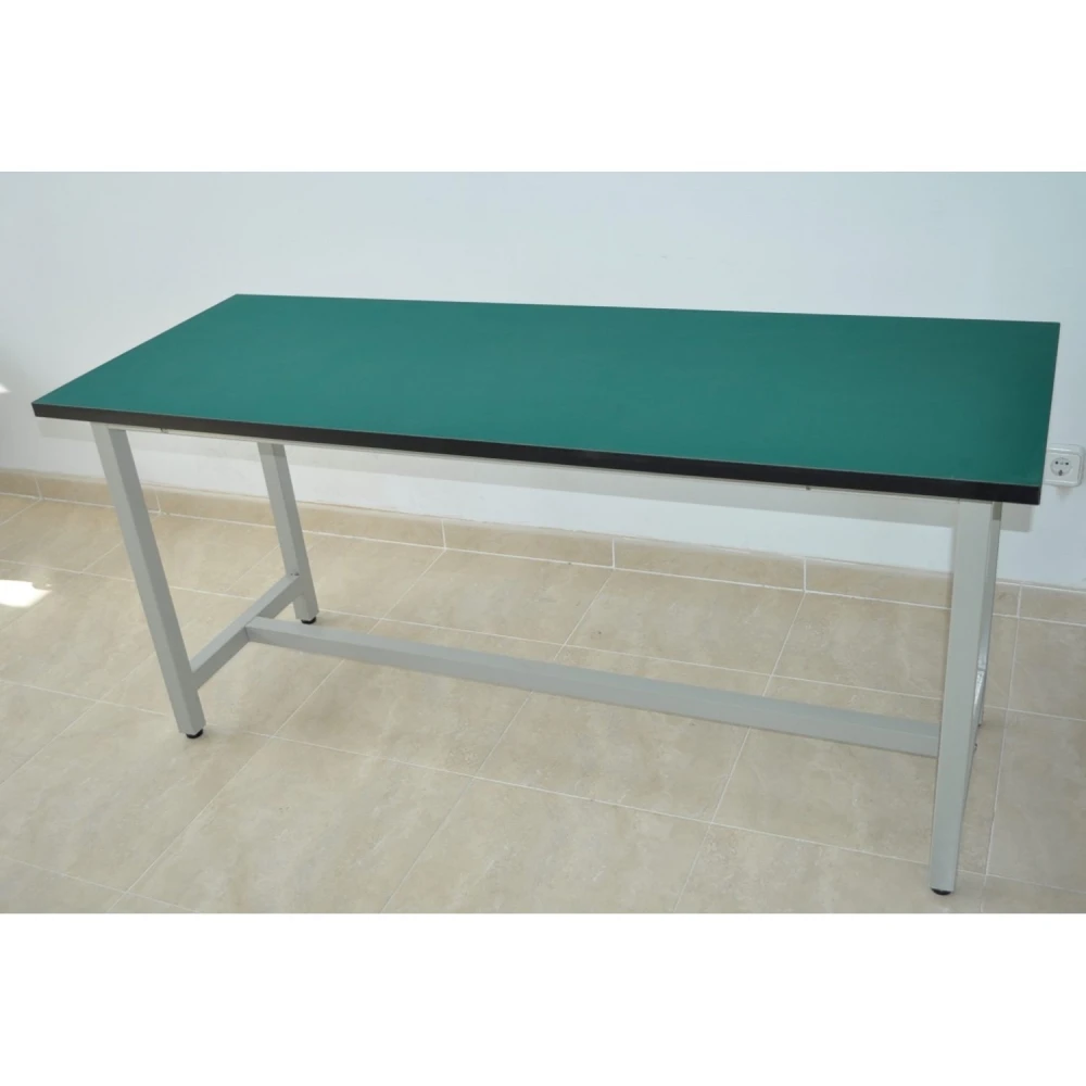 Taula de treball amb recobriment antiestàtic 120cm x 80cm i 75cm d'alçada