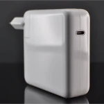Nou carregador USB-C 87W compatible per a MacBook Pro 15 polzades