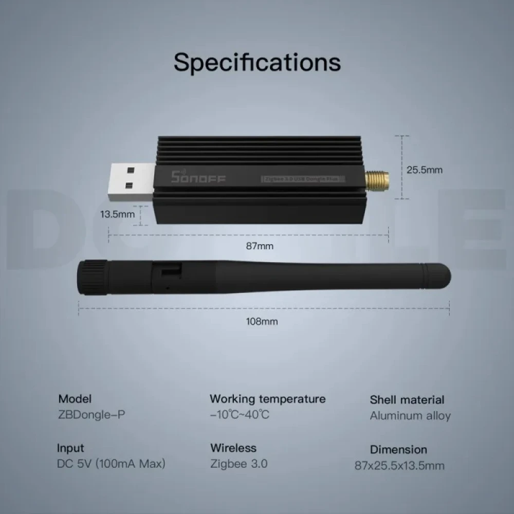 SONOFF ZBDongle-P conectado a un puerto USB mostrando su tamaño compacto